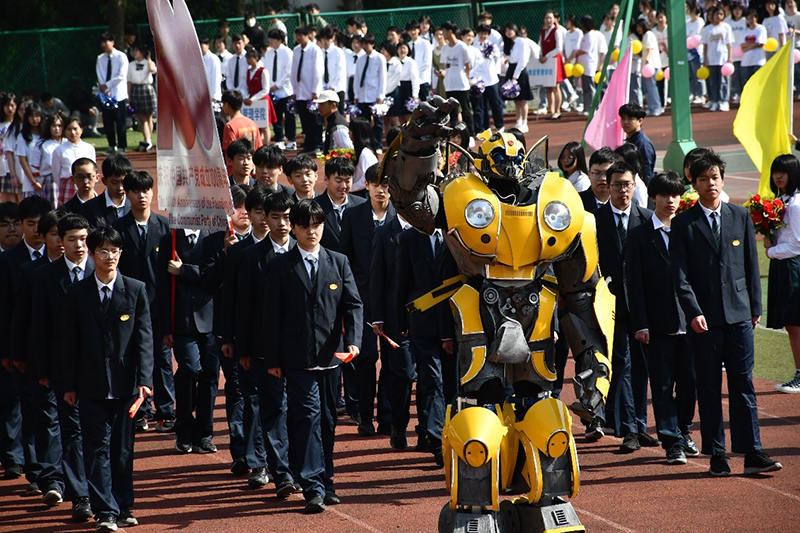 機(jī)電工程學(xué)院組織方陣參與校運(yùn)動(dòng)會(huì)開(kāi)幕式