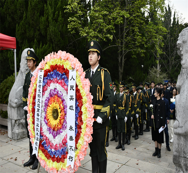 “學(xué)習(xí)二十大 永遠(yuǎn)跟黨走 奮進(jìn)新征程” 主題黨日、團(tuán)日活動(dòng)順利開展